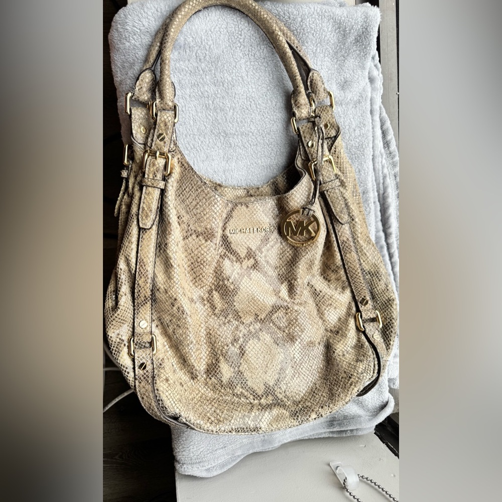 Michael Kors Tan and Cream Shoulder Bag with Gold-Tone Hardware